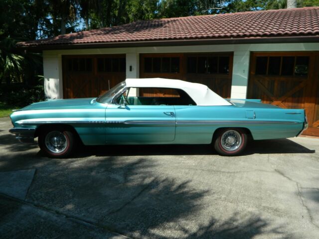 Pontiac Bonneville 1961 image number 30