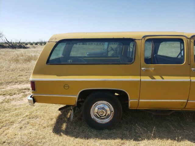 GMC Suburban 1974 image number 27