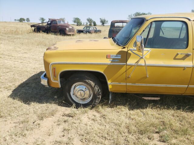 GMC Suburban 1974 image number 31