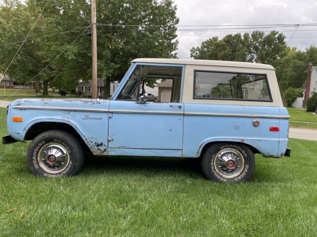 Ford Bronco 1972 image number 2