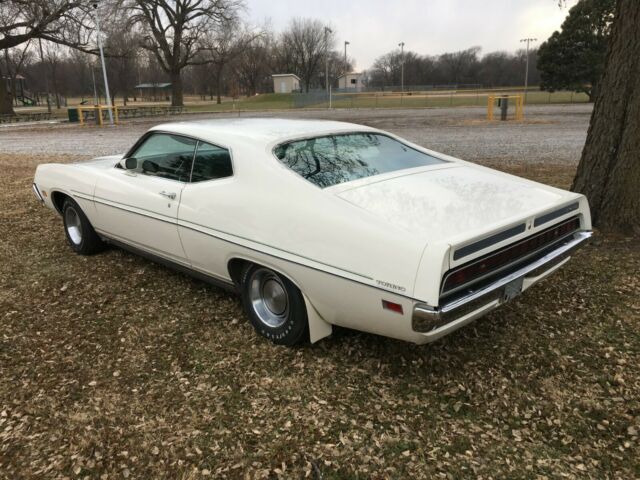 Ford Torino 1970 image number 2