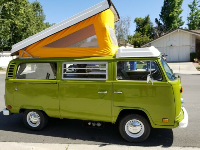 Volkswagen Bus/Vanagon 1977 image number 1