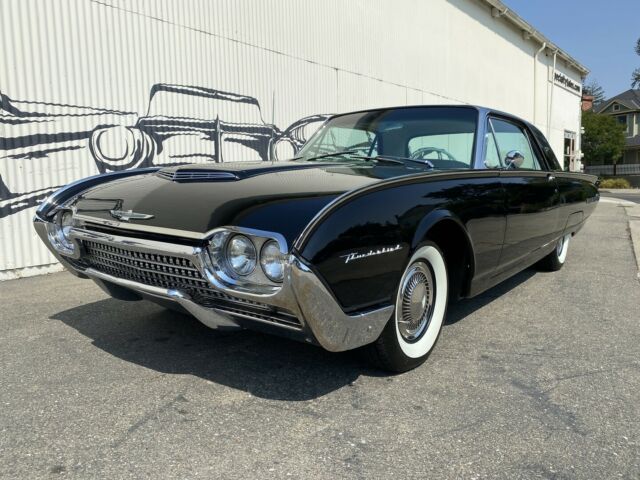 Ford Thunderbird 1962 image number 0