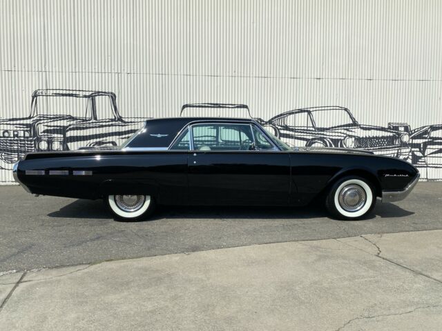 Ford Thunderbird 1962 image number 12