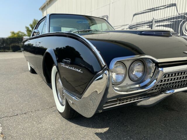 Ford Thunderbird 1962 image number 16