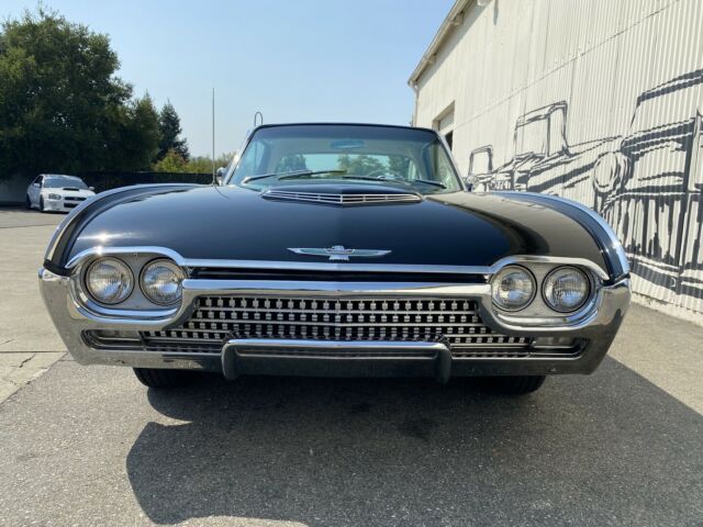 Ford Thunderbird 1962 image number 17