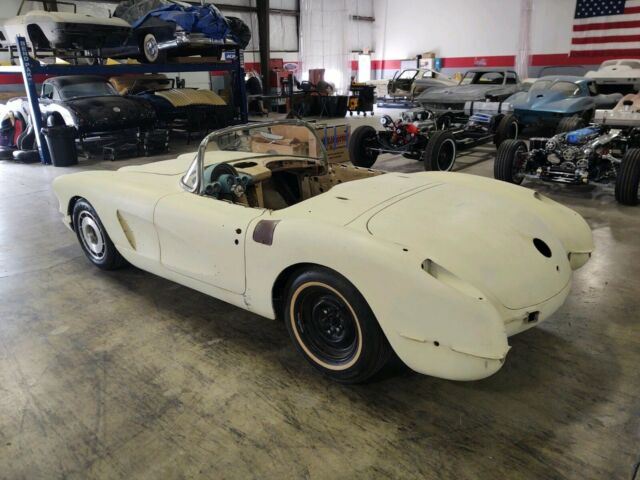 Chevrolet Corvette 1959 image number 10