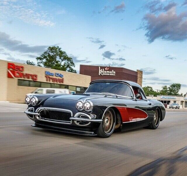 Chevrolet Corvette 1960 image number 36