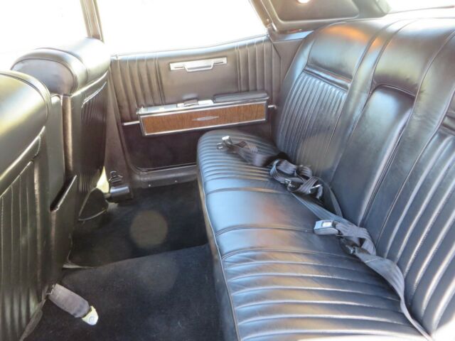 Lincoln Continental 1967 image number 2