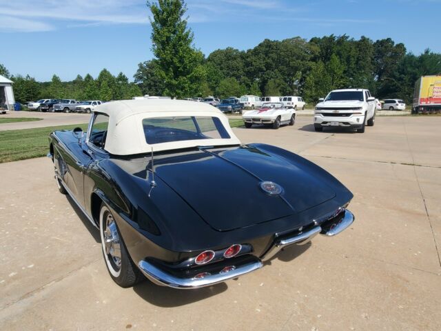 Chevrolet Corvette 1962 image number 13