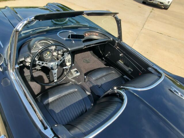 Chevrolet Corvette 1962 image number 14