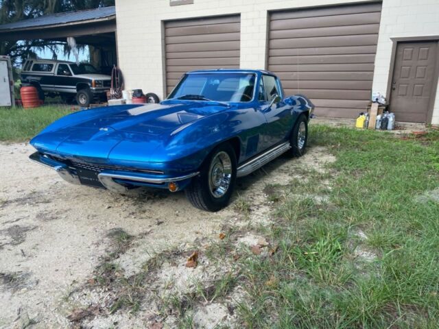 Chevrolet Corvette 1967 image number 22