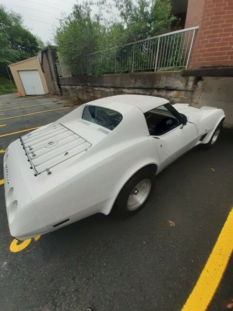 Chevrolet Corvette 1975 image number 1