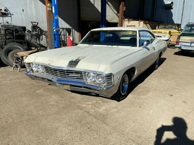 Chevrolet Impala 1967 image number 25