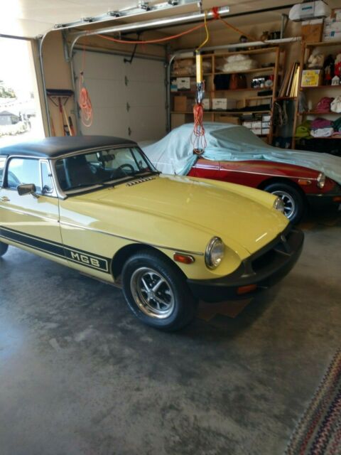 MG MGB 1977 image number 15