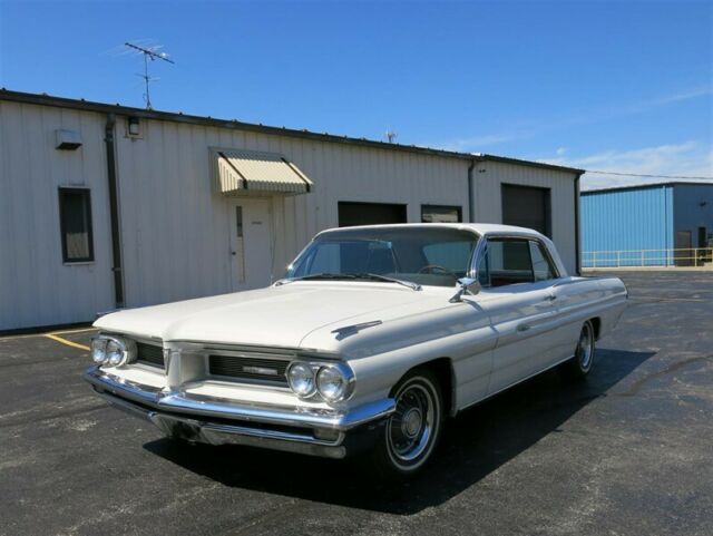 Pontiac Grand Prix 1962 image number 0