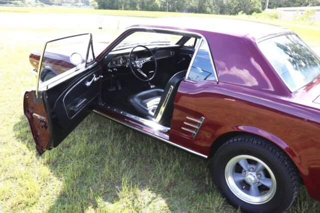 Ford Mustang 1966 image number 35