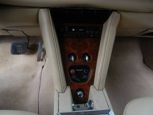 Rolls-Royce Silver Shadow 1972 image number 18