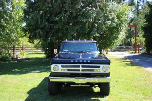 Dodge Power Wagon 1970 image number 23