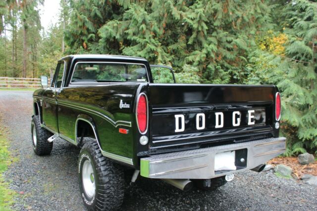 Dodge Power Wagon 1970 image number 25