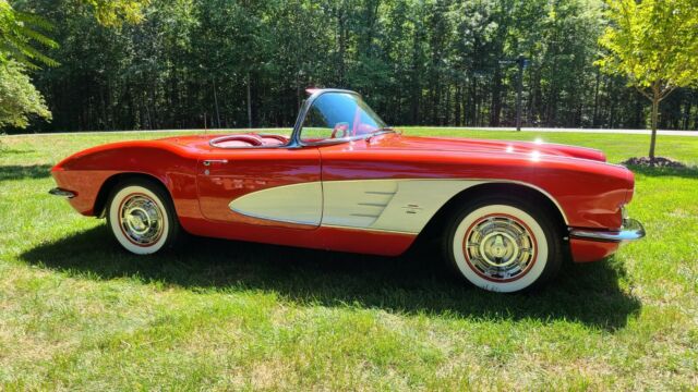 Chevrolet Corvette 1961 image number 1