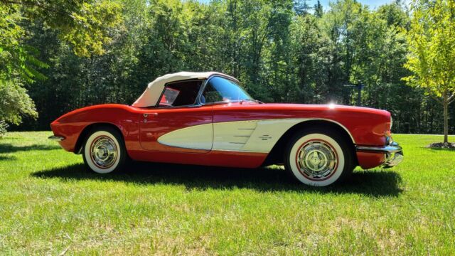 Chevrolet Corvette 1961 image number 32