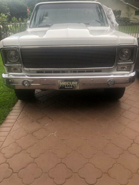 Chevrolet C-10 1977 image number 2