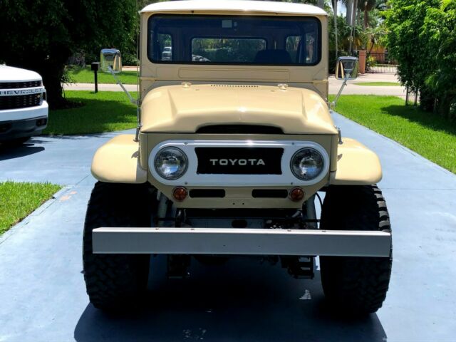 Toyota Land Cruiser 1967 image number 13