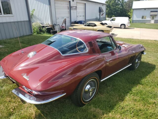 Chevrolet Corvette 1965 image number 29