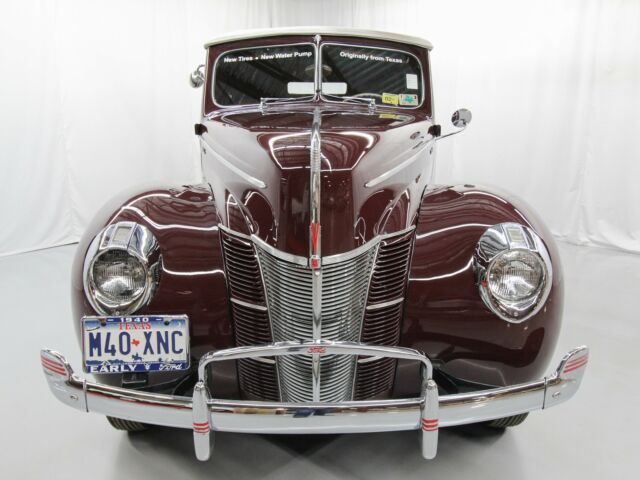 Ford Deluxe 1940 image number 1