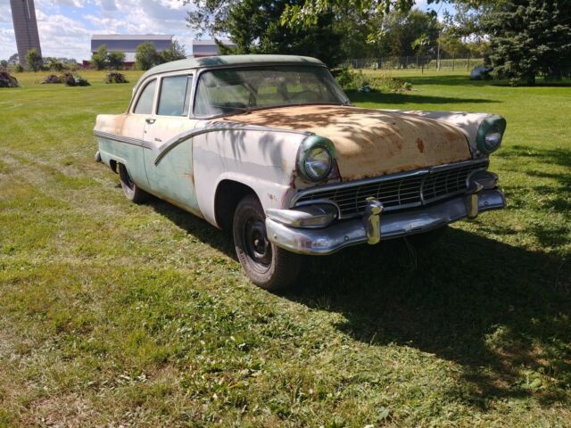 Ford Fairlane 1956 image number 0