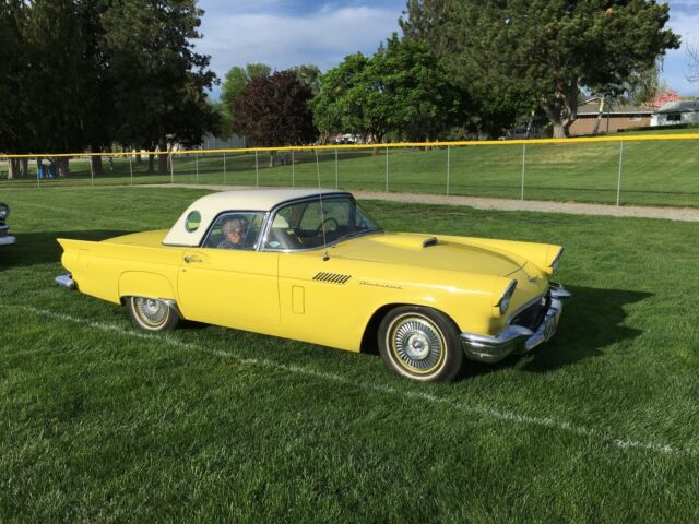 Ford Thunderbird 1957 image number 24