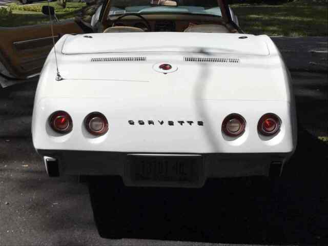 Chevrolet Corvette 1975 image number 25