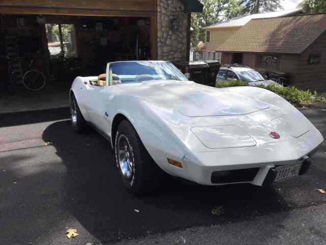 Chevrolet Corvette 1975 image number 29