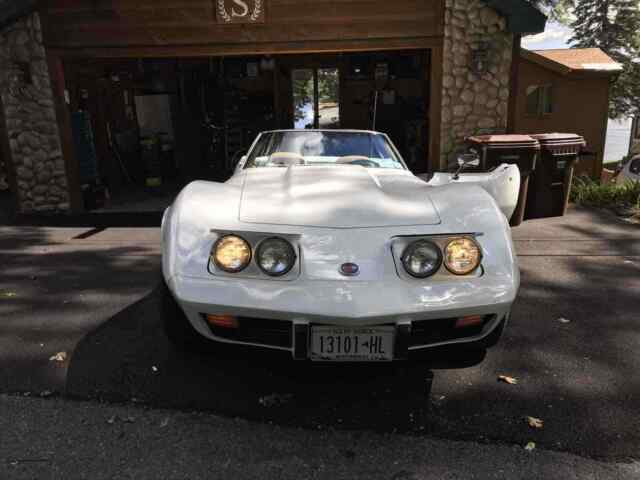 Chevrolet Corvette 1975 image number 31