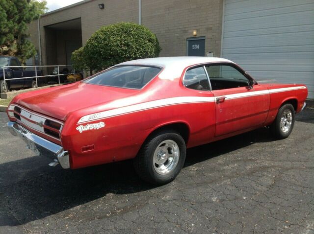 Plymouth Duster 1971 image number 14