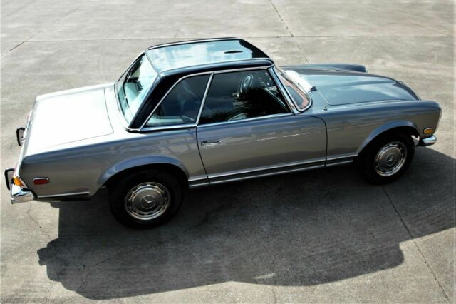 Mercedes-Benz SL-Class 1970 image number 17