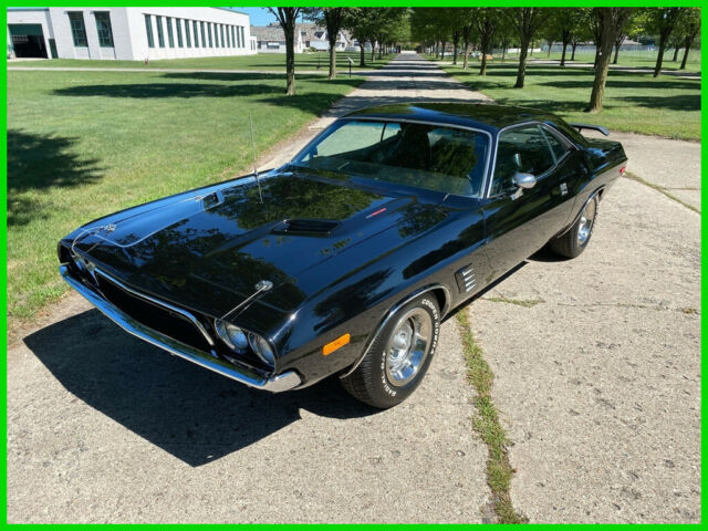 Dodge Challenger 1972 image number 24