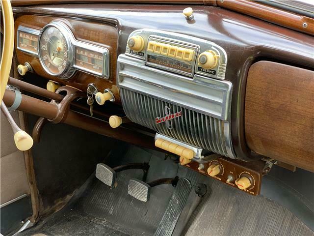 Pontiac Silver Streak Deluxe 1948 image number 10