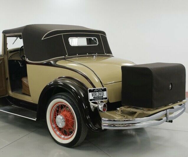 Dodge 2 Door Convertible Coupe 1932 image number 10