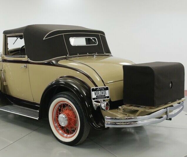 Dodge 2 Door Convertible Coupe 1932 image number 28