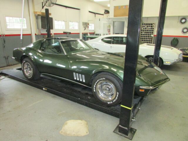 Chevrolet Corvette 1969 image number 35