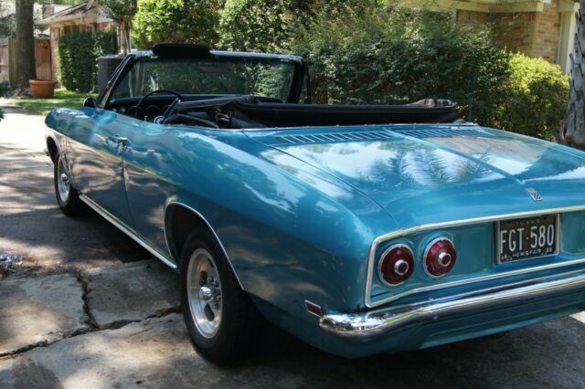 Chevrolet Corvair 1968 image number 0