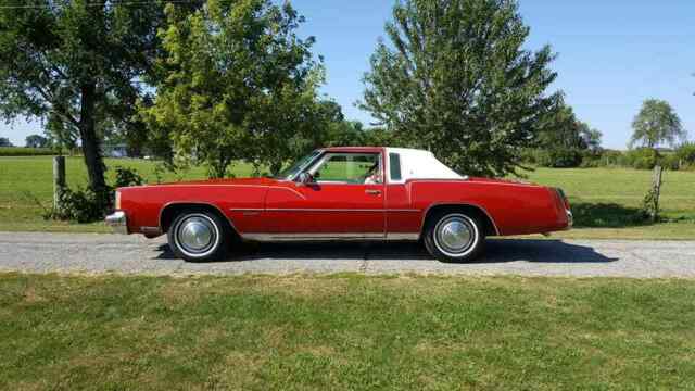 Oldsmobile Toronado 1975 image number 17