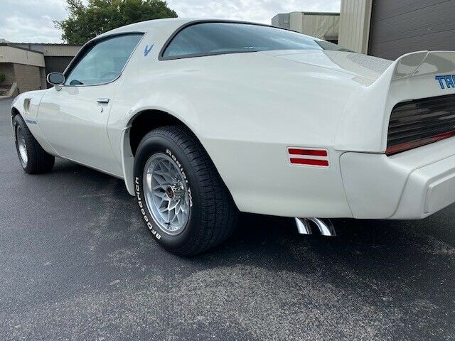 Pontiac Firebird 1979 image number 2