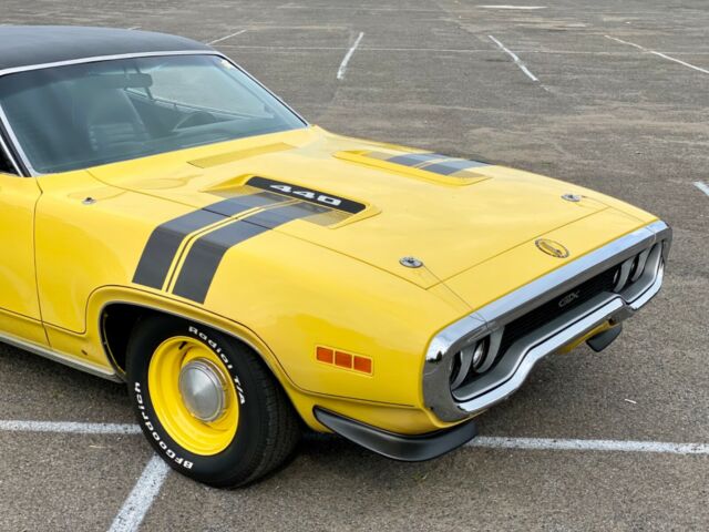 Plymouth GTX 1971 image number 28