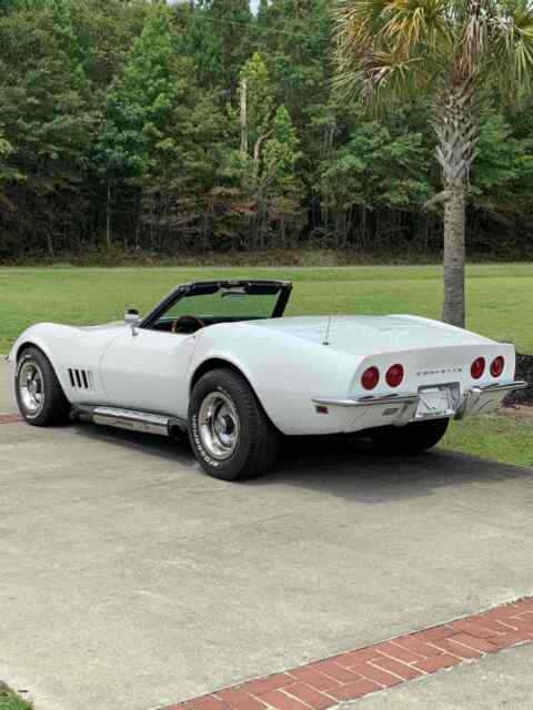 Chevrolet Corvette 1968 image number 2