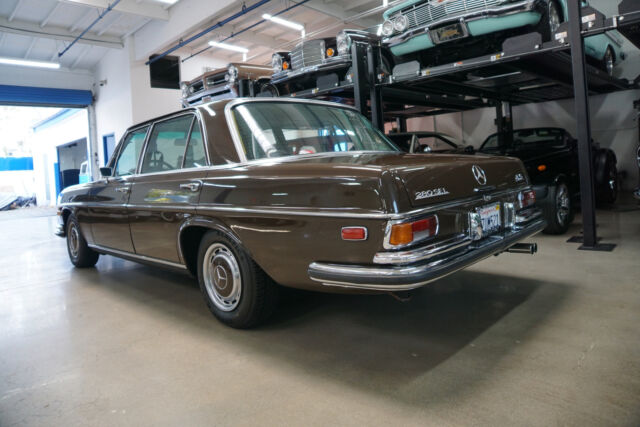 Mercedes-Benz 280 SEL 4.5 V8 Sedan 1973 image number 38