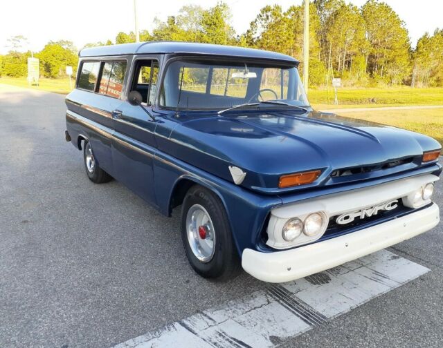 GMC C15/C1500 Suburban 1963 image number 1