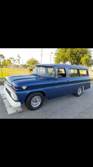 GMC C15/C1500 Suburban 1963 image number 2